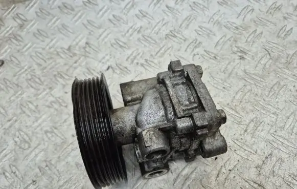 Mitsubishi Outlander Power steering pump