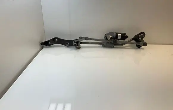 BMW 5 E60 E61 Front wiper linkage and motor 7194029