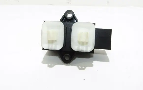 Volkswagen Touareg I Seat heating relay 7L0959772