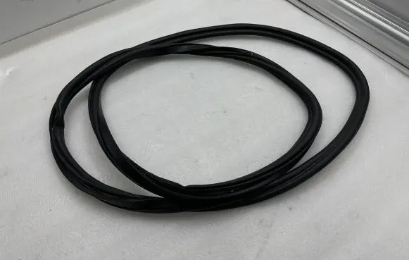 BMW i3 Trunk rubber seal (body) 7296906 18447610