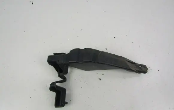 Chevrolet Meriva Rear bumper mounting bracket J9D317B932A