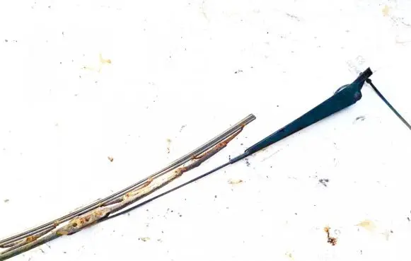 Ford Escort Front wiper blade arm 91ag17526a1a