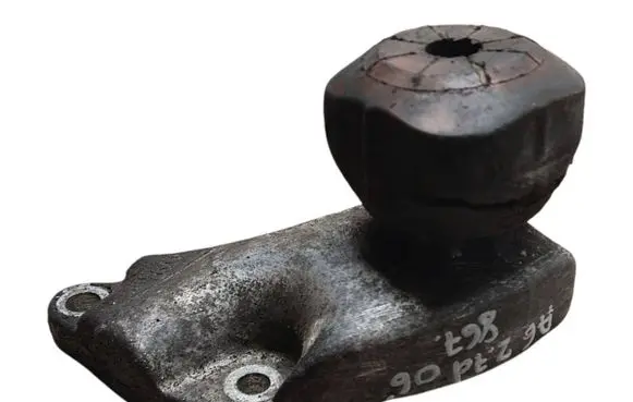 Audi A6 S6 C6 4F Engine mounting bracket 4F0199343M