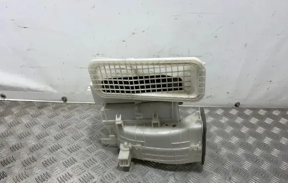Mitsubishi Outlander IV Interior heater climate box assembly housing 27036G810A