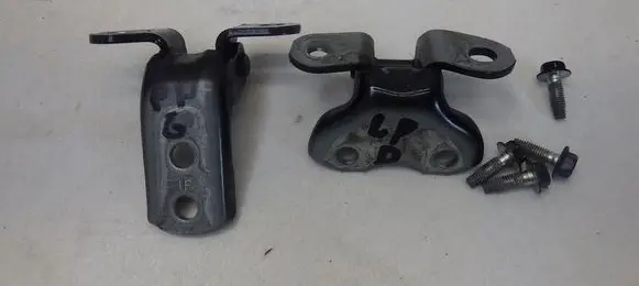 Toyota RAV 4 (XA40) Front door hinge set A046694