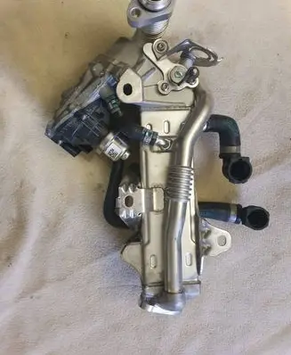 BMW 5 G30 G31 G38 EGR valve cooler 8599832 N558795AN