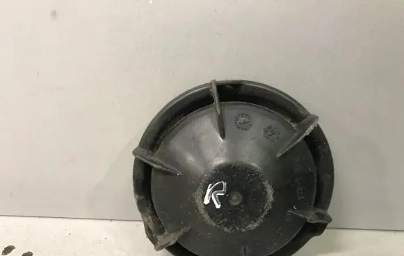 Headlight/headlamp dust cover