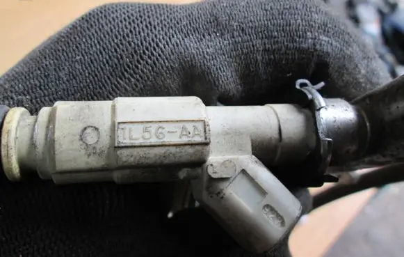Ford Mondeo Mk III Fuel injector 1L5GAA 0280156010