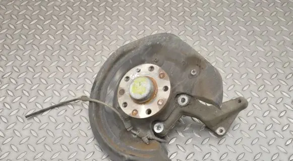 Volkswagen PASSAT CC Rear wheel hub