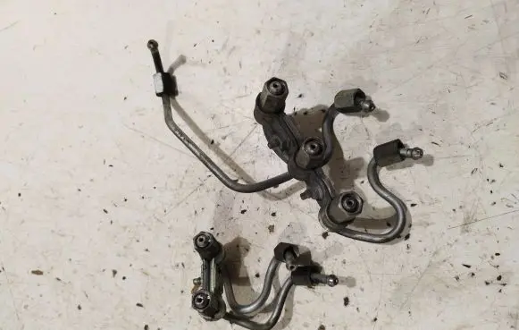 Toyota Corolla E140 E150 Fuel injector supply line/pipe 
