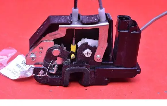 Hyundai i10 Front door lock