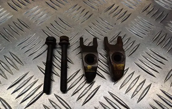 KIA Pro Cee'd II Fuel Injector clamp holder 