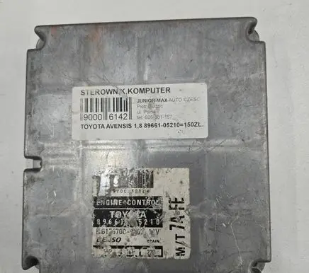 Toyota Avensis T220 Engine control unit/module 8966105210