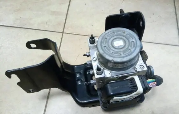 Citroen DS3 ABS Pump 9822654880 NE69608