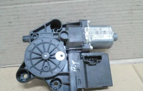 Renault Scenic III - Grand scenic III Rear door window regulator motor 827303178R