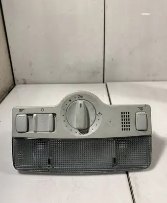 Volkswagen PASSAT B5 Front seat light 1J0947105