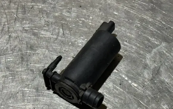 Peugeot 508 Windscreen/windshield washer pump 9672630880