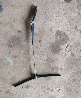 Opel Astra H Front wiper blade arm