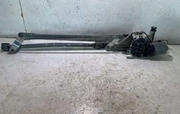 Ford Focus Front wiper linkage and motor BP4K67340 0390241731