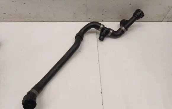 BMW 7 G11 G12 Engine coolant pipe/hose 8602647