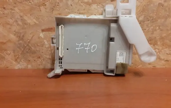 Toyota Prius (XW30) Fuse box set 8273047450A 770