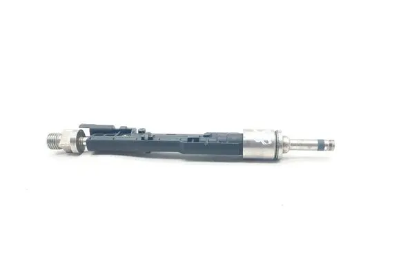 BMW 7 G11 G12 Fuel injector 13648638255