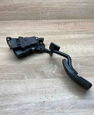 Audi A6 S6 C6 4F Accelerator throttle pedal 4F2721523 6PV00898402