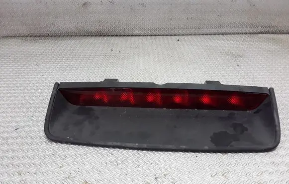 Nissan Primera Third/center stoplight
