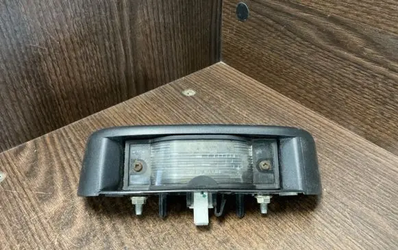 Opel Vivaro Number plate light 8200211477 93850149