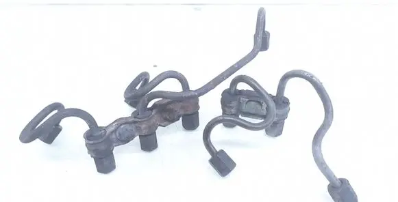 Fuel injector supply line/pipe