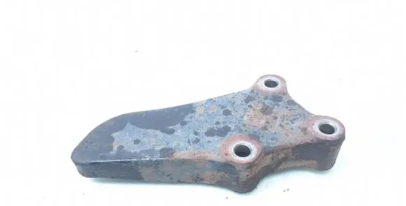 Honda Civic Engine mounting bracket