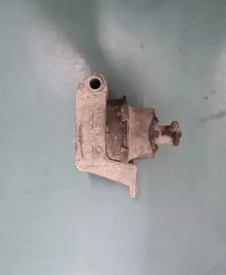 Opel Zafira B Engine mount bracket 24427641