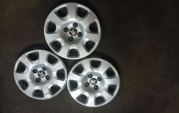 Peugeot 406 R15 wheel hub/cap/trim 9675488277 9675488377