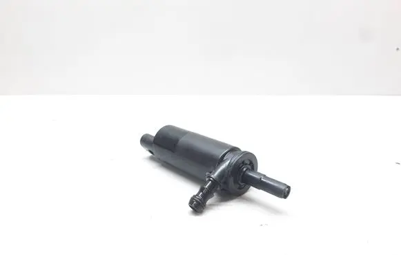 BMW 3 E92 E93 Headlight washer pump 6973097 67126973097