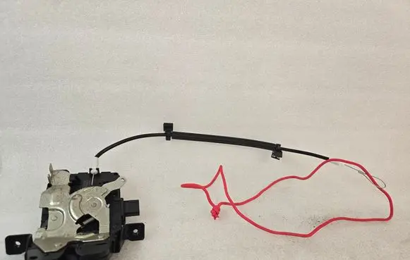Maserati Levante Tailgate/trunk/boot lock/catch/latch 06701090450