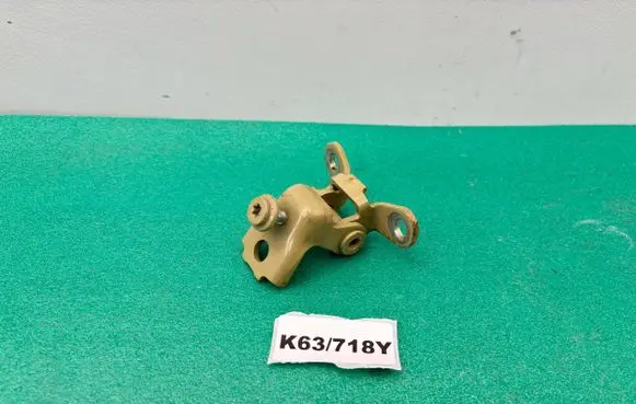 Skoda Fabia Mk2 (5J) Rear door lower hinge 5J0833412