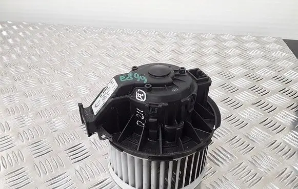 Renault Sandero II Heater fan/blower VP8E2H18456BB
