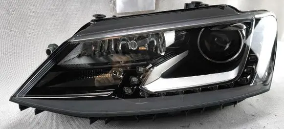 Volkswagen Jetta VI Headlight/headlamp 5C7941751E
