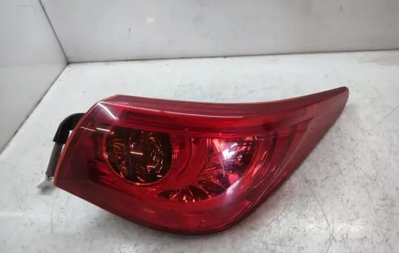 Infiniti Q50 Rear/tail lights A045255