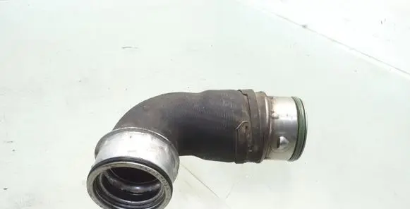 Volkswagen Golf V Intercooler hose/pipe 038131111A