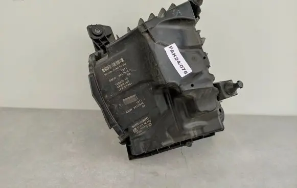 BMW 2 F45 Air filter box 8513916