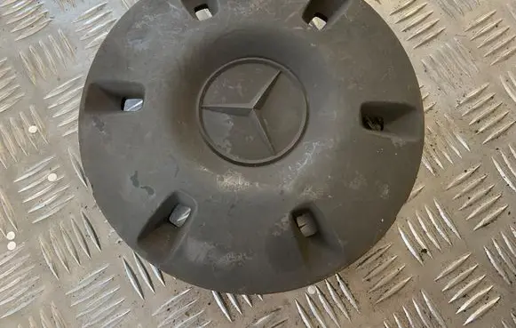 Mercedes-Benz Sprinter W906 R16 wheel hub/cap/trim A9064010025