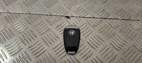 Alfa Romeo Stelvio Ignition key/card 156140444 A2C97635103