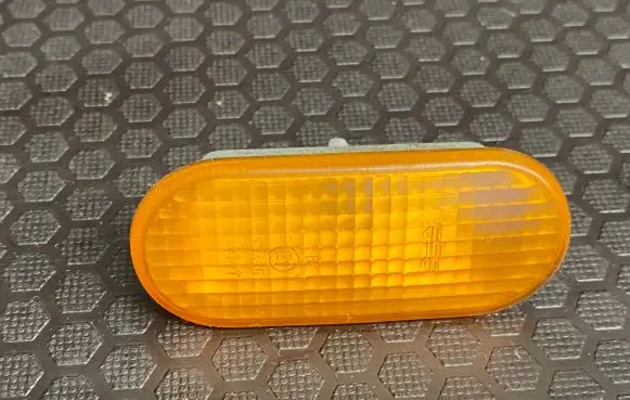 Volkswagen PASSAT B5 Front fender indicator light 3B0949117