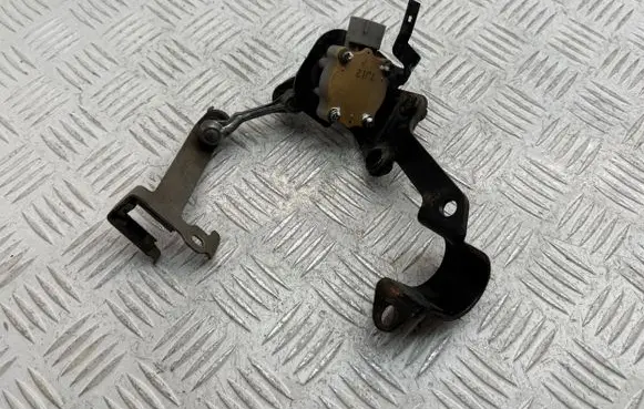 Toyota Avensis T250 Headlight/headlamp level sensor 8940520020 7J12