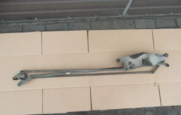 Renault Modus Front wiper linkage and motor