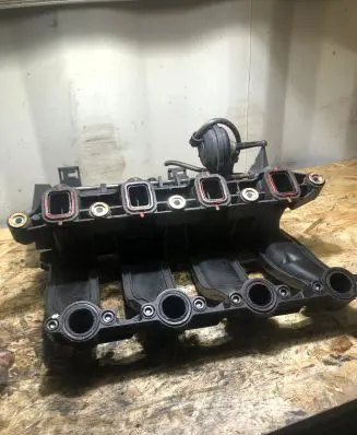 BMW 5 E60 E61 Intake manifold 7787318 7788194