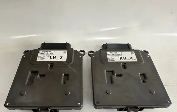 Toyota RAV 4 (XA20) Light module LCM 42060