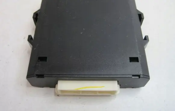 Suzuki Grand Vitara II Central body control module 3773054P30