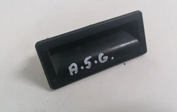 Tailgate opening switch